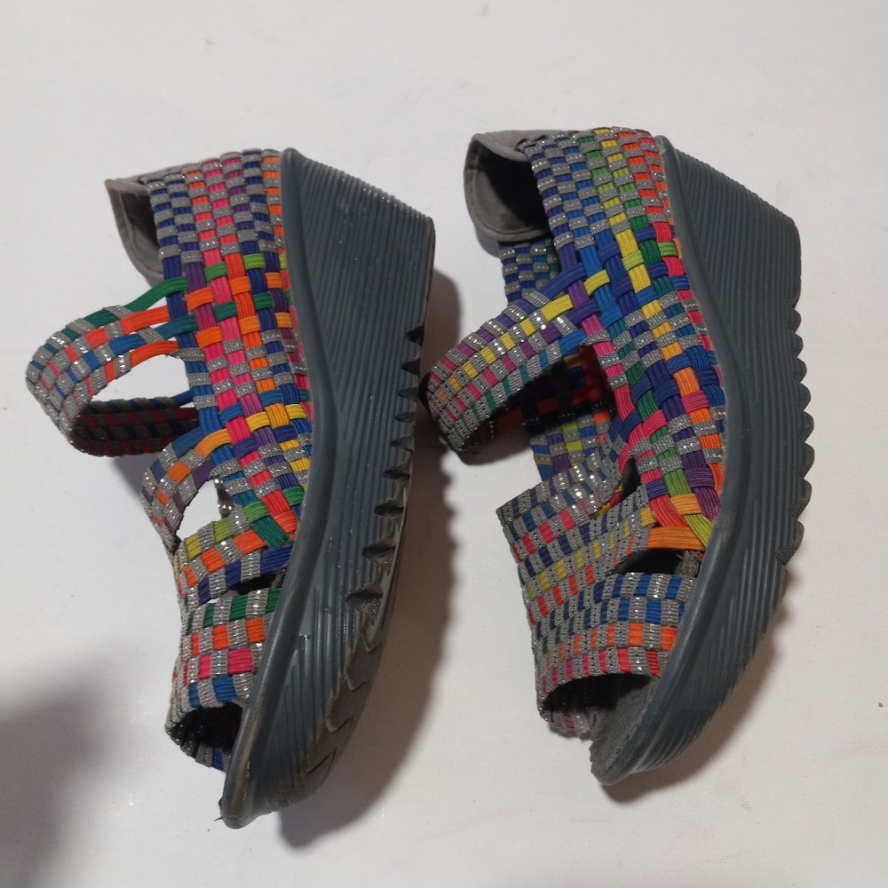 bernie mev. wedge sandals